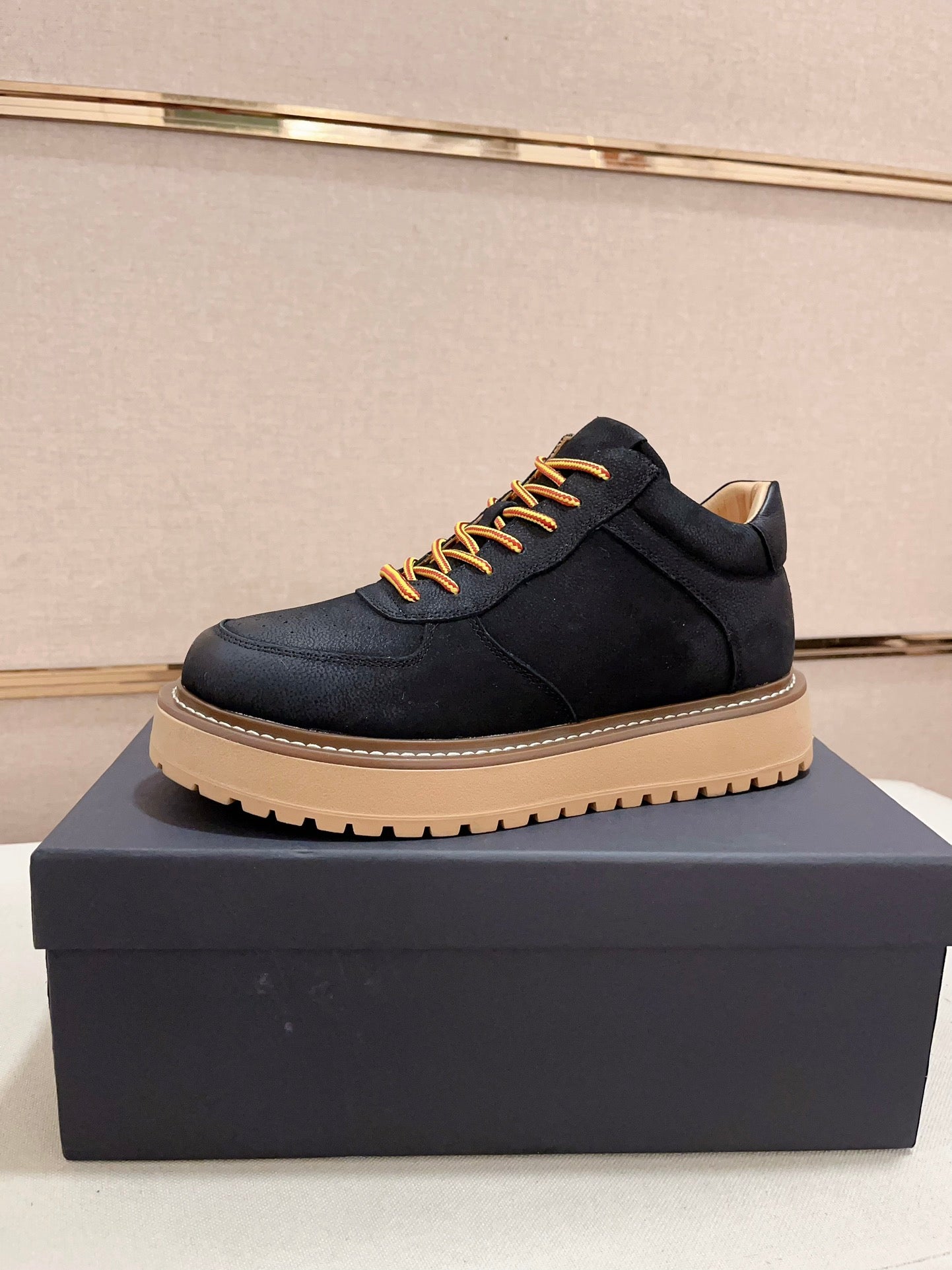 UGG Lowmel Lace-Up Leather Sneaker – Black