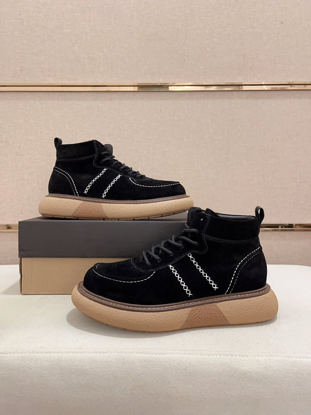 UGG Lowmel Lace-Up Suede Sneaker – Jet Black